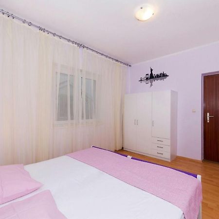 Beautiful Apartment In Center Of Trogir Ngoại thất bức ảnh