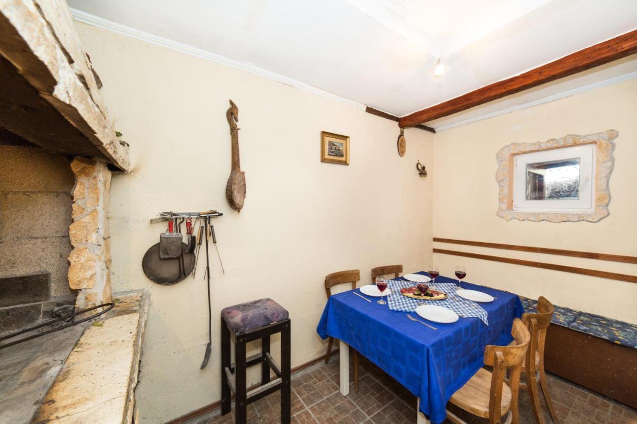 Beautiful Apartment In Center Of Trogir Ngoại thất bức ảnh