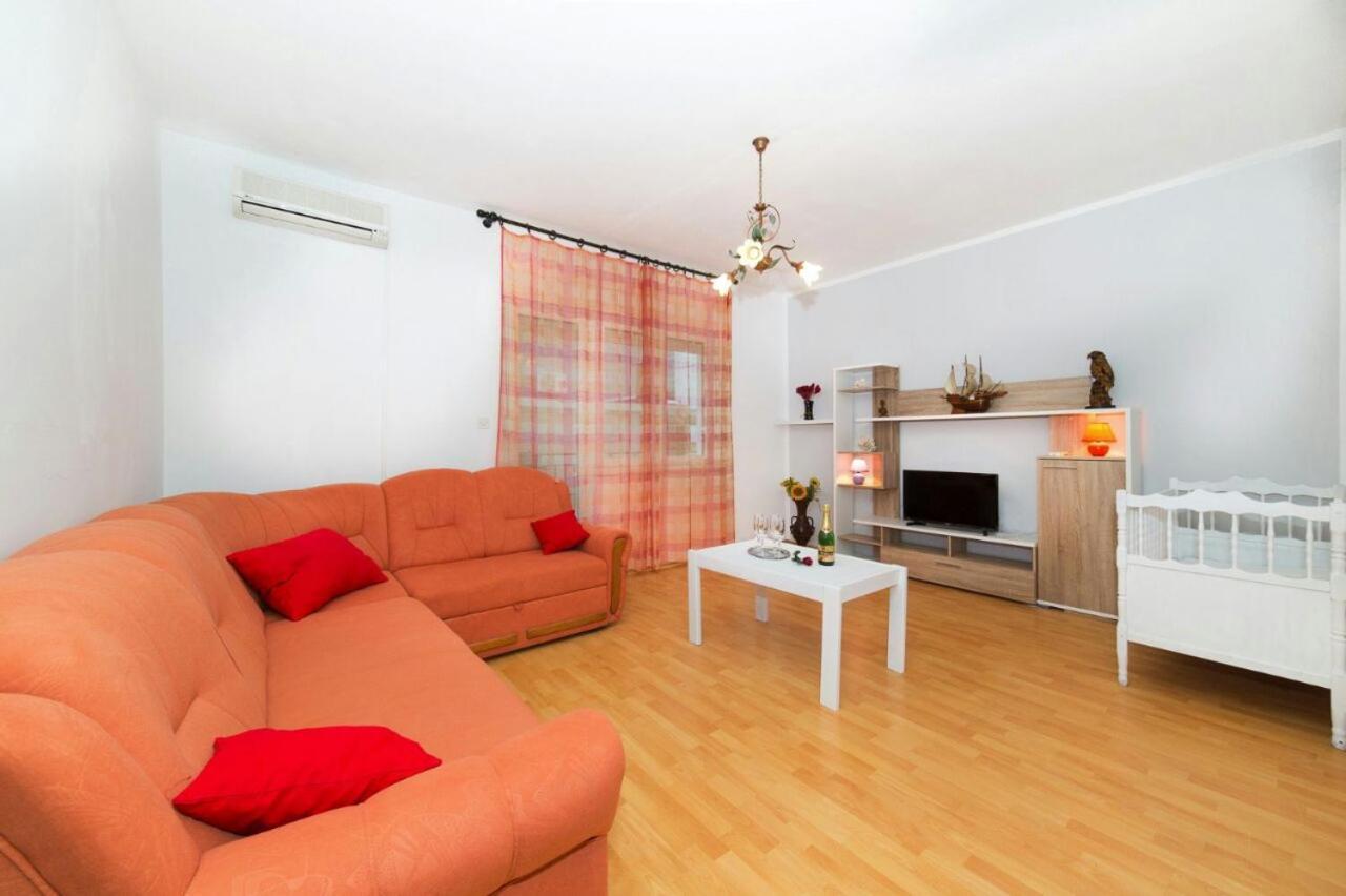 Beautiful Apartment In Center Of Trogir Ngoại thất bức ảnh